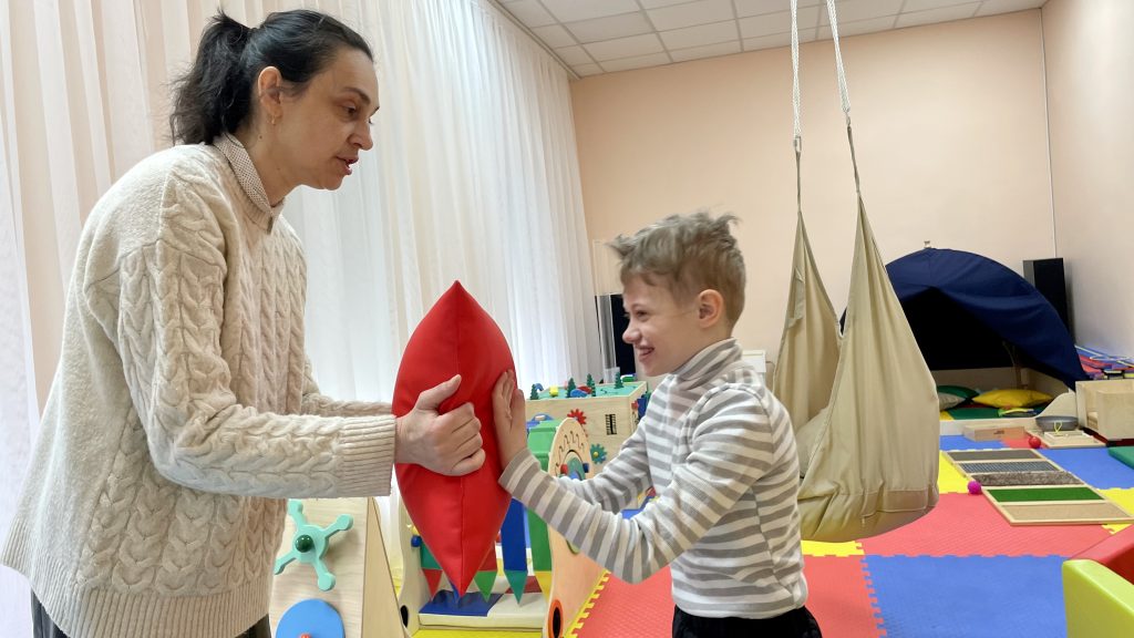 Грудничок «не может сам покакать». Ждать или действовать?